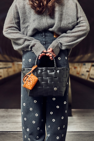 Handed by Mini Paris Korb - Black